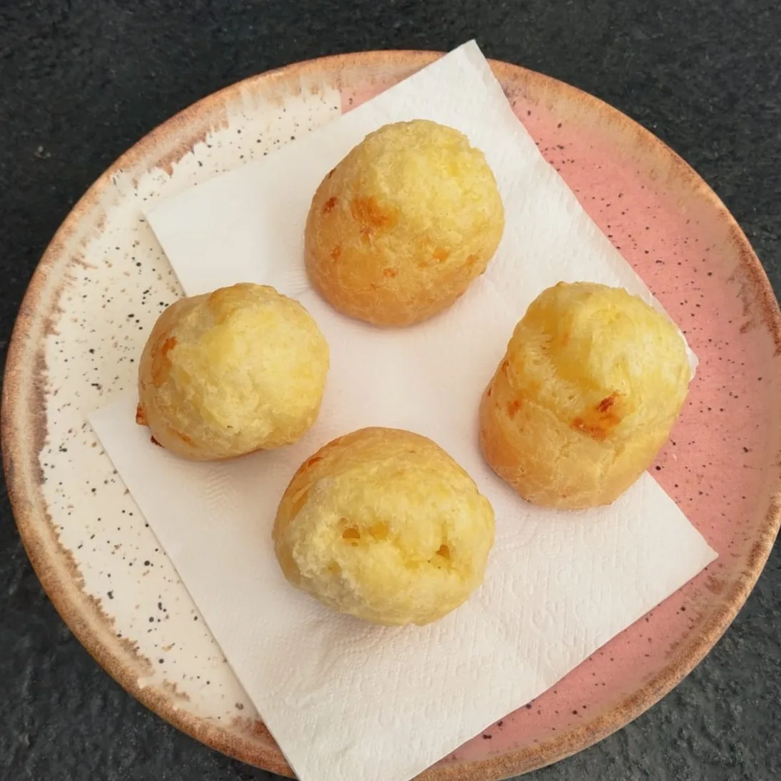 Cestinha de pão queijo