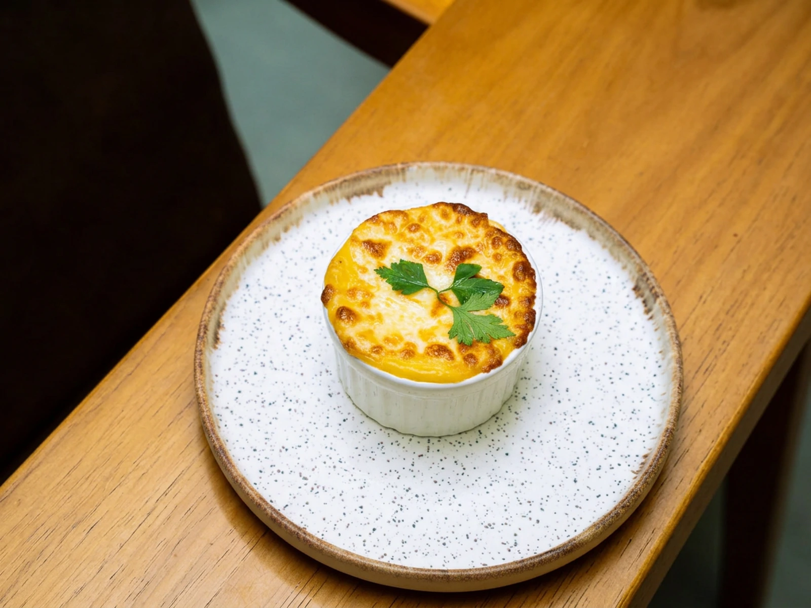 Escondidinho de carne de sol com queijo gratinado