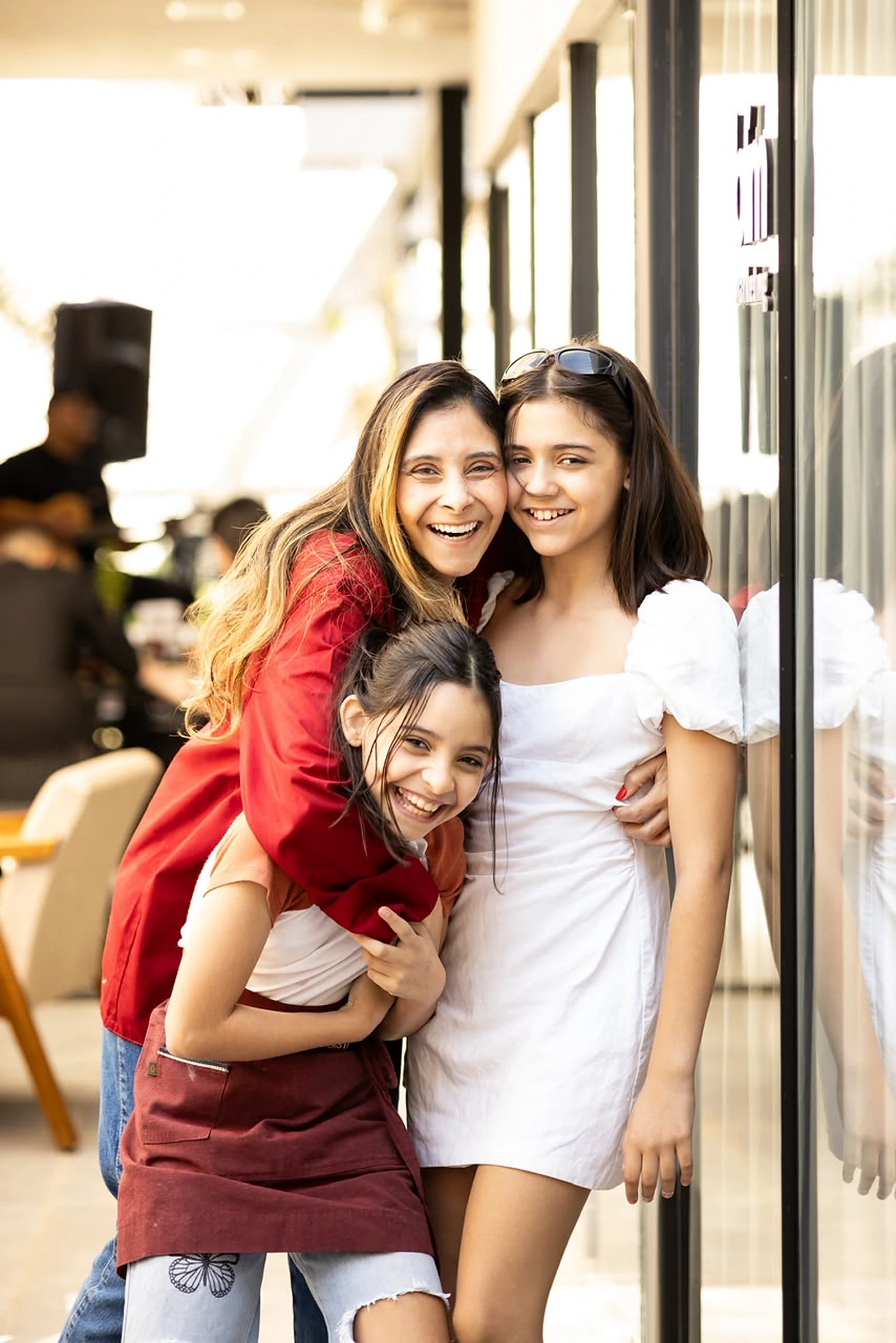 Família reunida no Lumne Bistrô