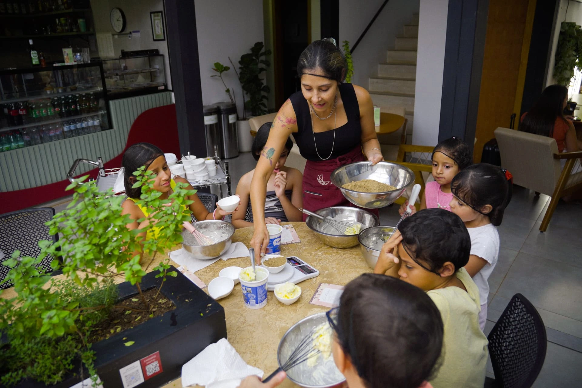 Oficina de culinária infantil realizada no Lumne Bistrô